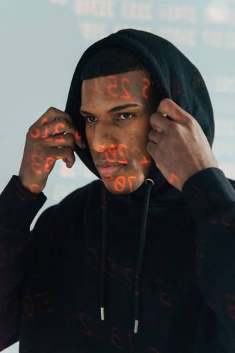 adulto joven hombres adultos hacker una persona machos retrato etnia caucásica