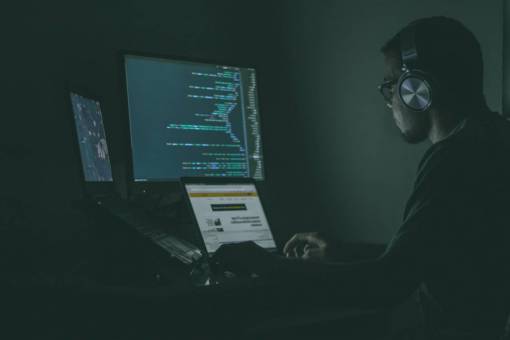 negocios computadora trabajo tecnología programador hombres una persona hacker