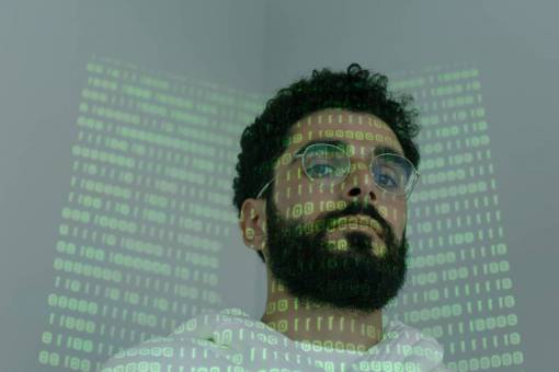 negocios tecnología computadora hacker hombres datos código binario codificación