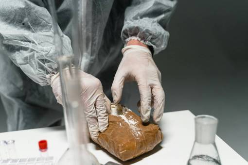 conceptos Tráfico de drogas, cocina de cocaína.
