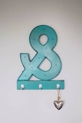 minimalist ampersand  hanging  hooks  blue  interior design  white wall  minimal
