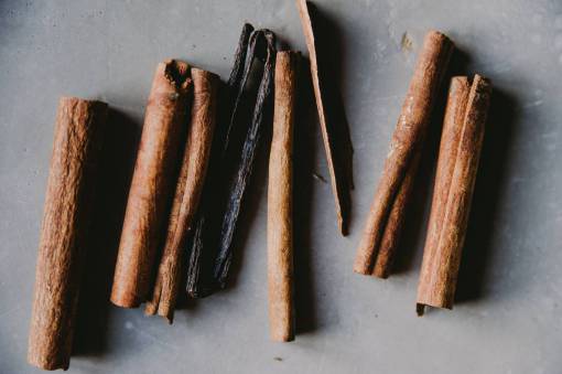 cane cinnamon  sticks  aroma  food  herbs  sweet  background