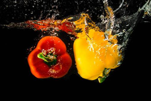 salpicadura frutas verduras vegetal pimiento amarillo pimiento rojo fruta pimienta