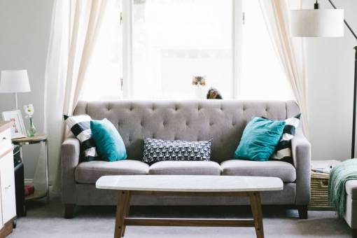 casa interior sofá sofá almohada ventana vidrio