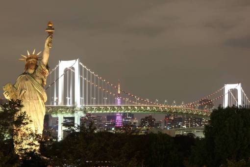 estatua de la libertad infraestructura puente noche oscura torre de luz estatua de la libertad