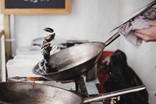 people  cook  pan  fry  kitchen  utensils  house