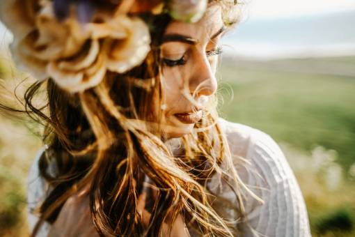 curl people  girl  woman  curly  hair  hairstyle  wedding
