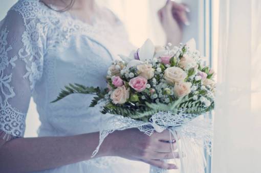 intimidad gente mujer novia boda matrimonio ramo amor