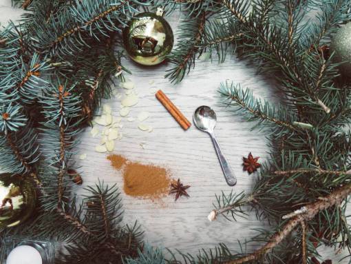 nut-food pine nut  cinnamon  powder  spoon  christmas  ornaments
