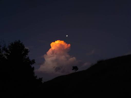 paw Red loud  chitlang  moon  evening  nepal  pawankawan
