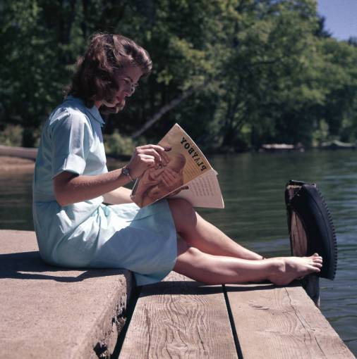 magazine-cover sunny  day  people  woman  sitting  reading  magazine