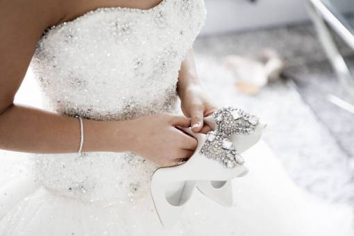 novia boda matrimonio vestido de novia zapatos blancos personas