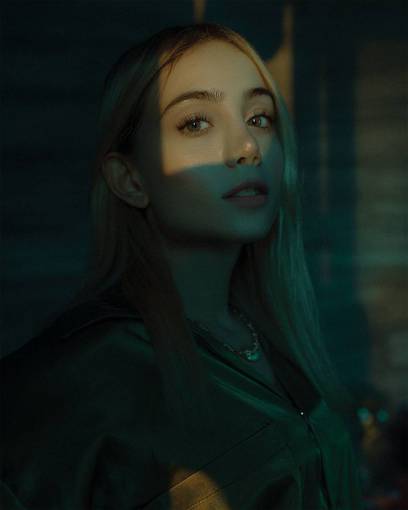 beauty-in-nature Portrait of a young woman in the night 