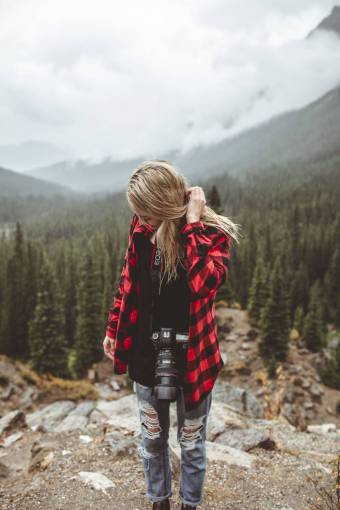 hipster chica rubia mujer cabello cámara fotógrafo hipster