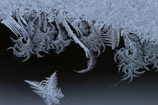 escarcha ventana helada macro hielo frío invierno nieve