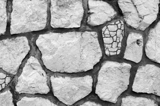 suelo suelo de piedra de roca grieta monocromática en blanco y negro