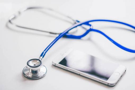 escritorio estetoscopio médico médico de salud iphone teléfono inteligente móvil