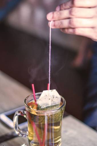 arabic-style tea  arabic  straws  smoke  steam  glass
