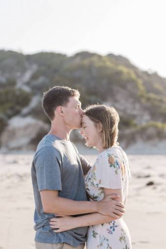 romance women couple;kissing;beach men love heterosexual couple lifestyles