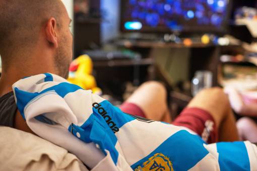 conceptos BUENOS AIRES, ARGENTINA - 18 DE DICIEMBRE: Argentina viendo el partido en el partido final de la Copa Mundial de la FIFA Qatar 2022 entre Argentina y Francia el 18 de diciembre de 2022 en Buenos Aires, Argentina.