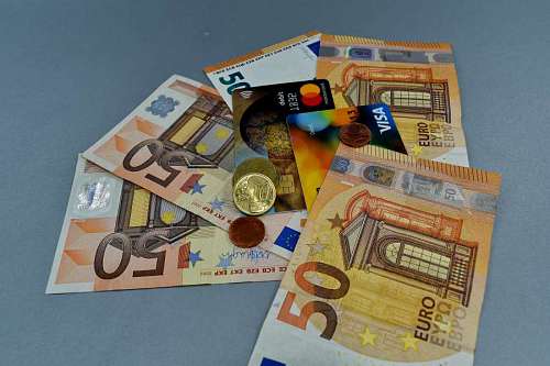 exchange exchange euro savings money plastic istat banknote europe indice pubblicato banking bank ottobre novembre 