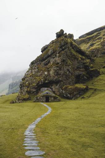 rural-scene House in Iceland