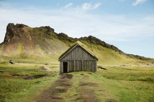 rural-scene House in Iceland