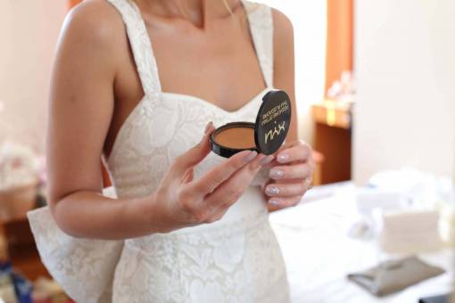 cosmos maternidad cosméticos novia maquillaje relajación manicura interior mujer