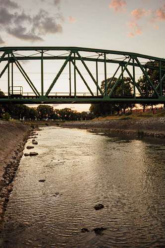 hierro puente metal muelle estructura hierro fundido construcción río arquitectura lecho del río orilla del río byggeri mole floden stoebejern bro struktur arkitektur