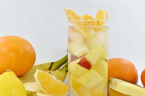 jugo de fruta de agua fría naranjas orgánicas