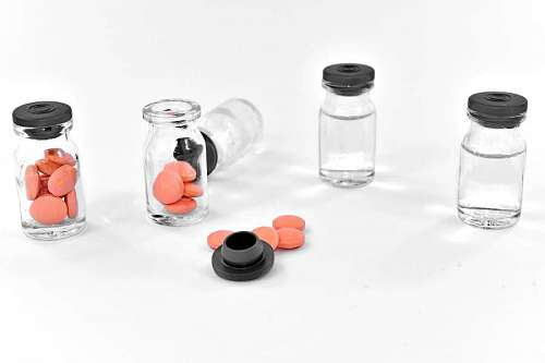 gripping covid coronavirus sars chemistry cov pharmacology vaccination medicine chemicals cure pills  cuidado salud cura jeringa gripe