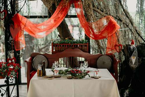 France  restaurant  dinner table  romantic 