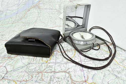 location military navigation compass device location retro equipment tactic technology lage kompass alt  geraet ausruestung orientierung armee ordner taktik militaerische