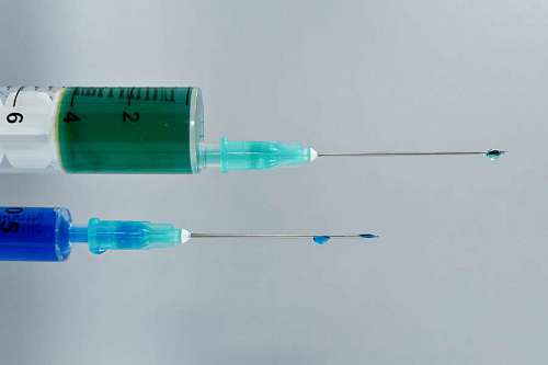 agujas precisión biología microbiología investigación científica jeringa instrumento sanitario medicina dispositivo easyitaliannews cc0