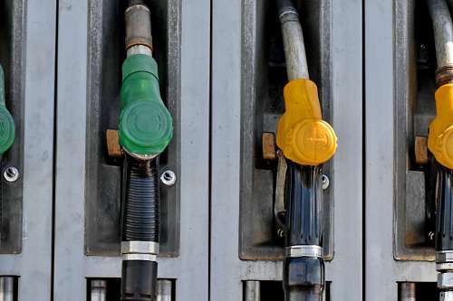 gasoline pump oil handle gasoline petroleum diesel hose steel equipment camperlife risparmiare industry estivo orientarsi prezzi benzina inchiesta esodo su come