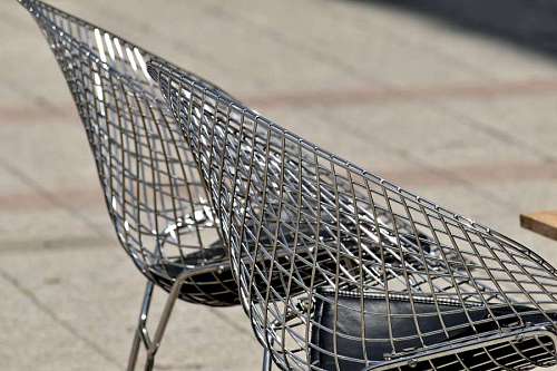 Acero inoxidable cromado hierro urbano sillas metálicas vacías al aire libre contemporáneo