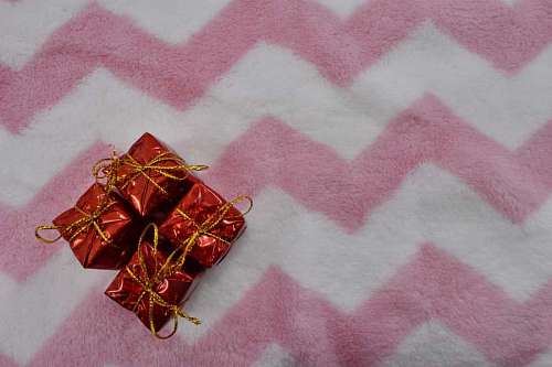 miniature-effect towel pinkish miniature gifts box romance decoration retro