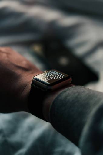 deportes Un hombre con un reloj inteligente