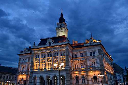palace architecture nuit facade hall building night palace outdoors street ville facade rue creation palais exterieur vieux hotel