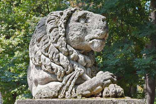 memories sculpture lion memorial megalith carving ancient stone statue culture