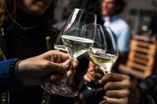 social-issues People toasting with champgne