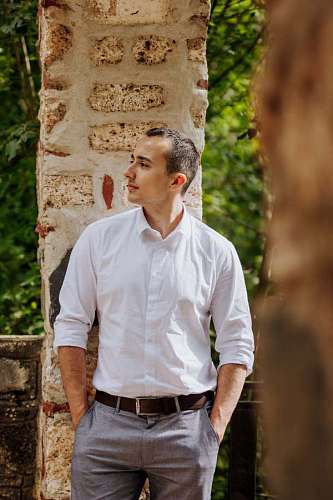 de pie casual al aire libre retrato persona madera