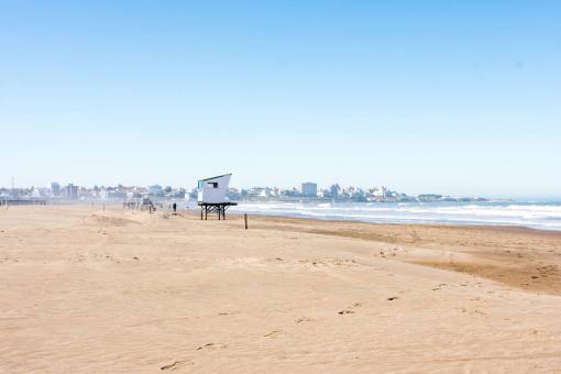 horizontal Casa de salvavidas en Playa Grande en la ciudad de Mar del Plata, Buenos Aires, Argentina