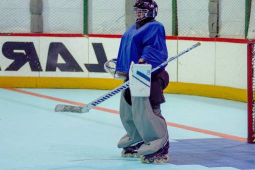 deportes jugador de hockey sobre patines