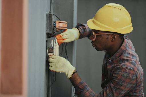 hard men construction industry working construction worker construction worker occupation hardhat
