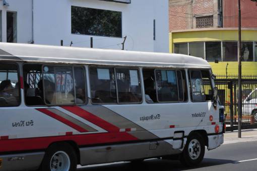 peru autobús autobús;Lima;Perú coche transporte velocidad modo de transporte vehículo terrestre