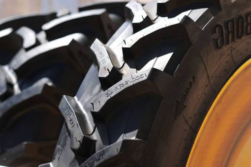 wheel tire;new industry land vehicle car wheel close-up tire