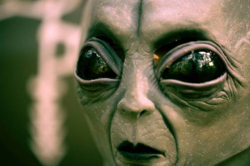 espacio retrato de un extraterrestre
