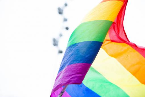 bandera Banderas del orgullo gay en apoyo de la comunidad LGBTQ