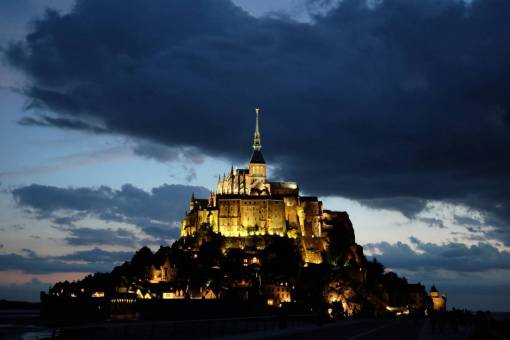 cielos Mont Saint Michel, Francia